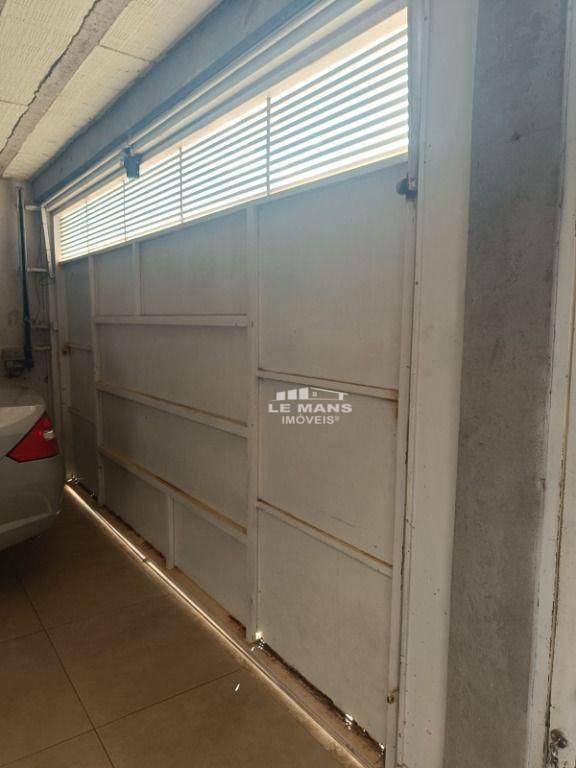 Casa à venda com 5 quartos, 200m² - Foto 21