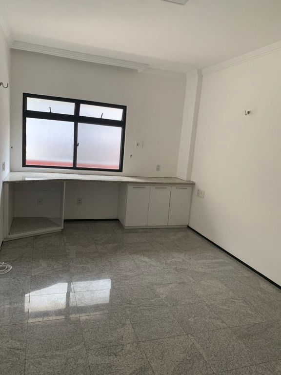 Apartamento à venda com 4 quartos, 200m² - Foto 17