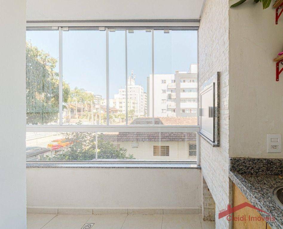 Apartamento à venda com 2 quartos, 61m² - Foto 8