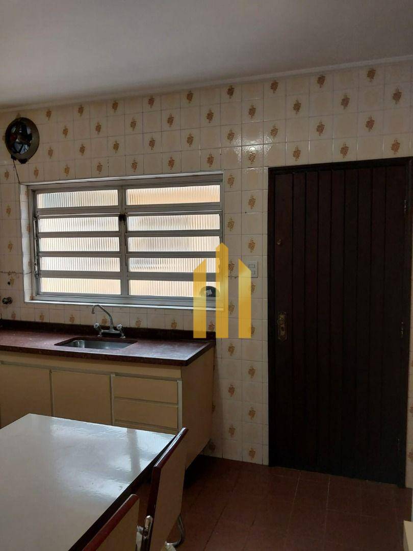 Sobrado à venda e aluguel com 3 quartos, 180m² - Foto 10