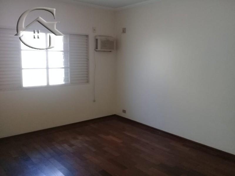 Casa para alugar com 2 quartos, 220m² - Foto 12