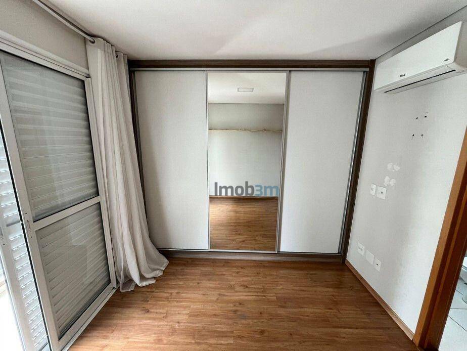 Apartamento para alugar com 3 quartos, 94m² - Foto 18