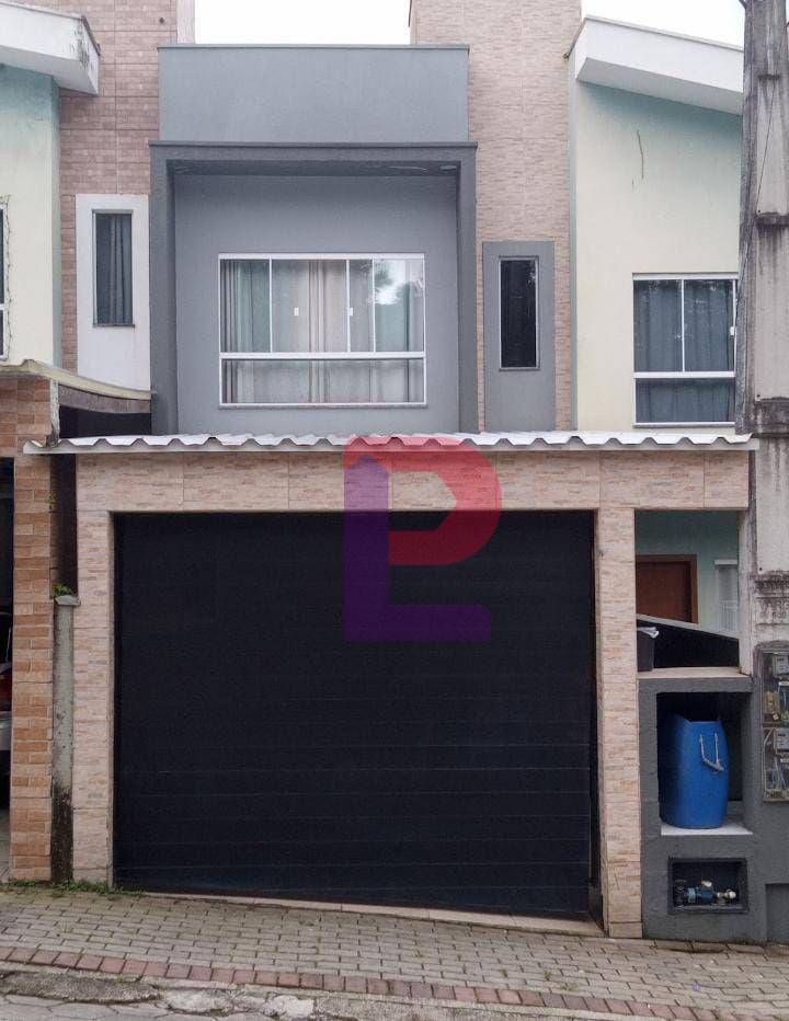 Casa à venda com 2 quartos, 65m² - Foto 1