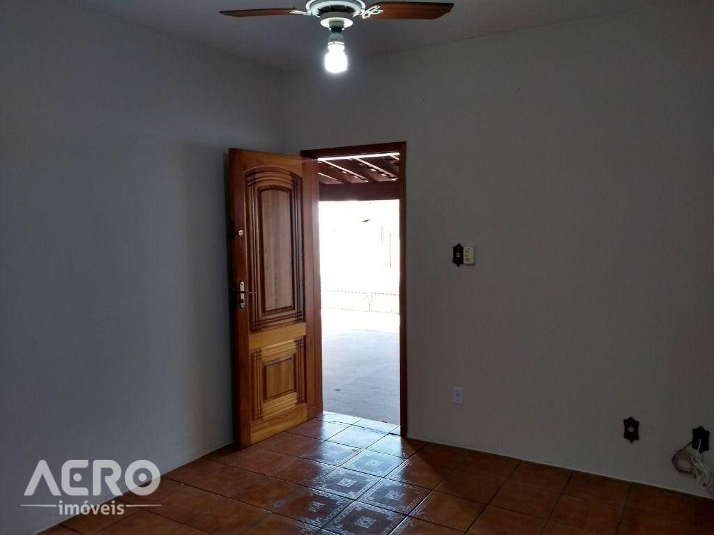 Casa à venda com 2 quartos, 150m² - Foto 12