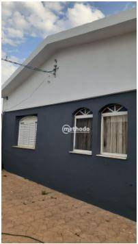 Casa à venda com 3 quartos, 200m² - Foto 2