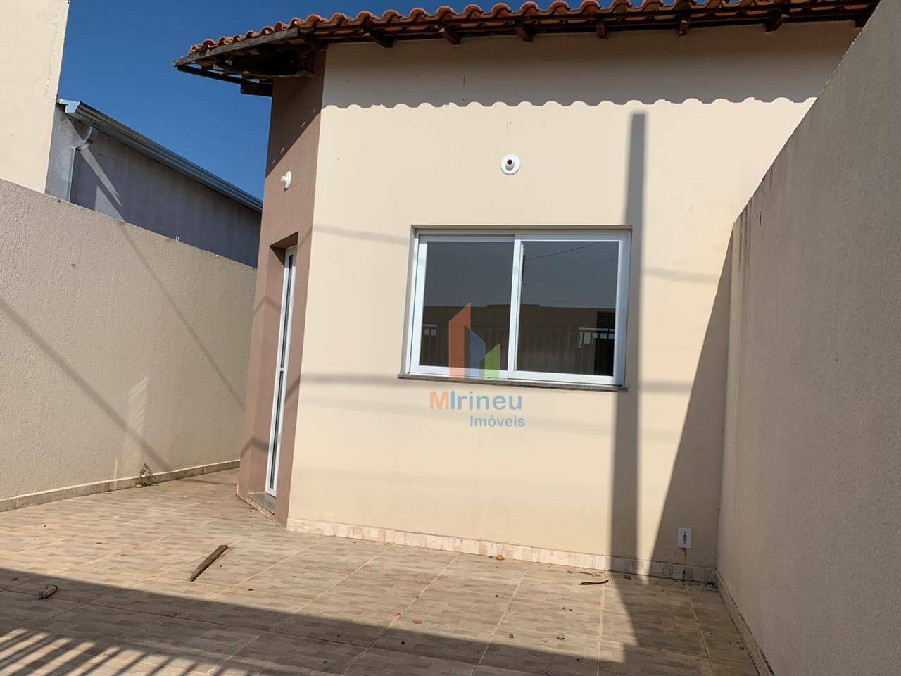 Casa à venda com 2 quartos, 75m² - Foto 2