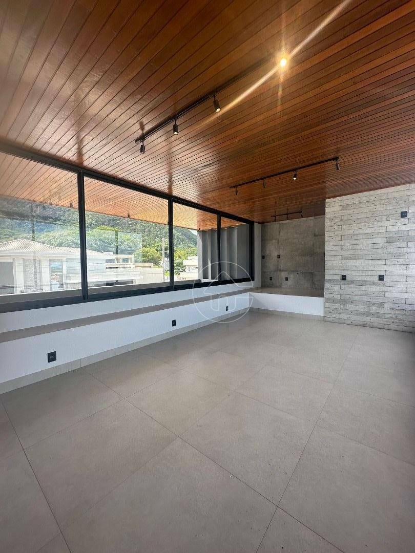 Casa à venda com 3 quartos, 197m² - Foto 16
