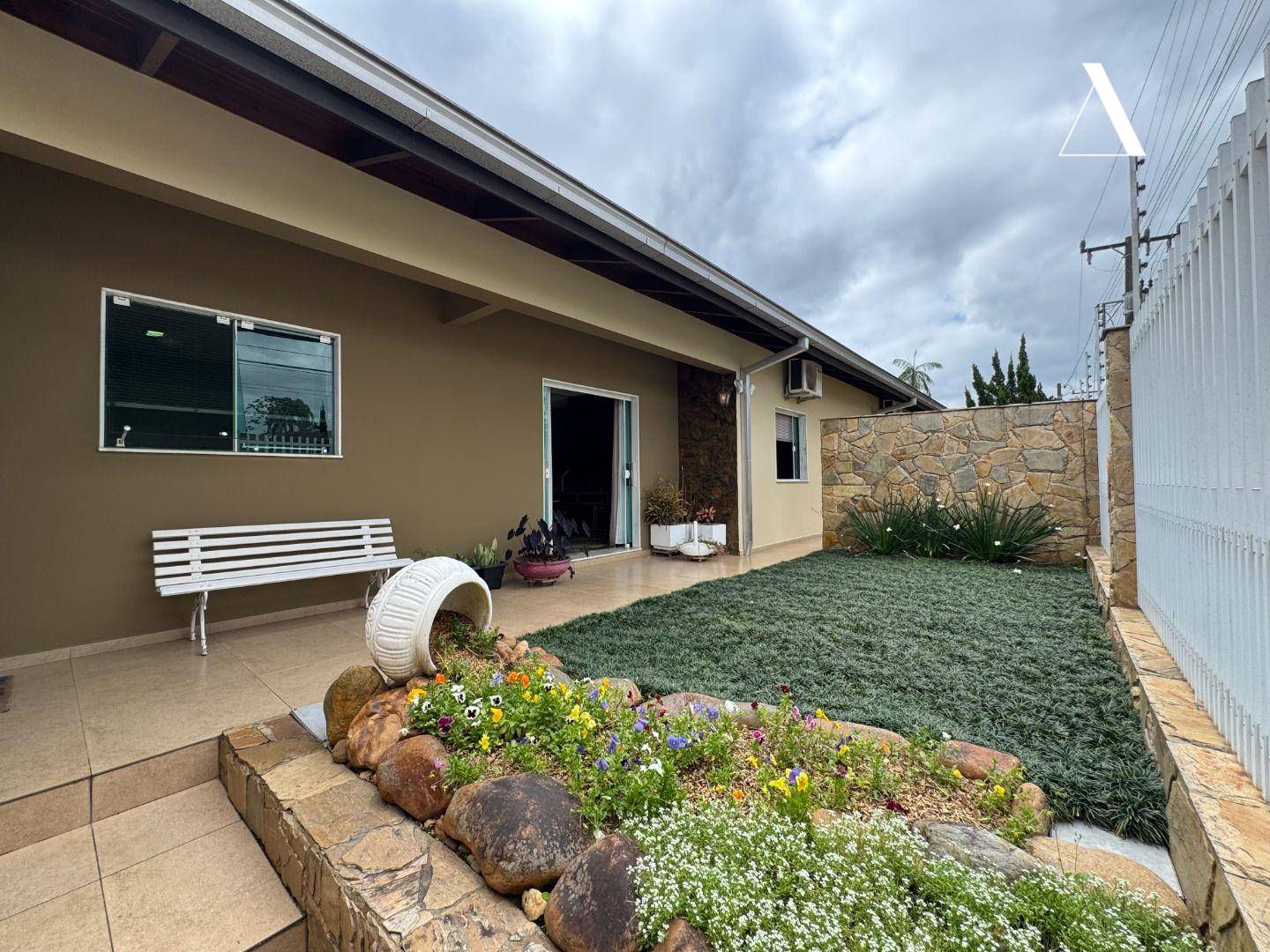 Casa, 4 quartos, 275 m² - Foto 1