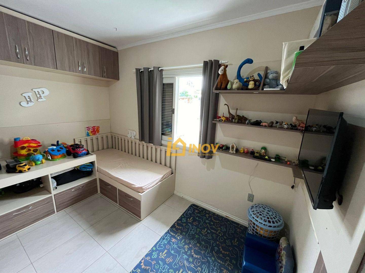 Casa à venda com 2 quartos, 149m² - Foto 4