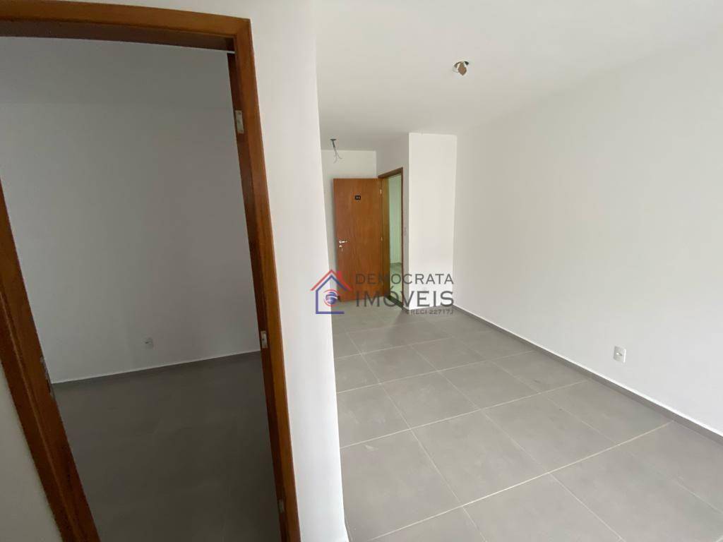 Apartamento à venda com 2 quartos, 51m² - Foto 4