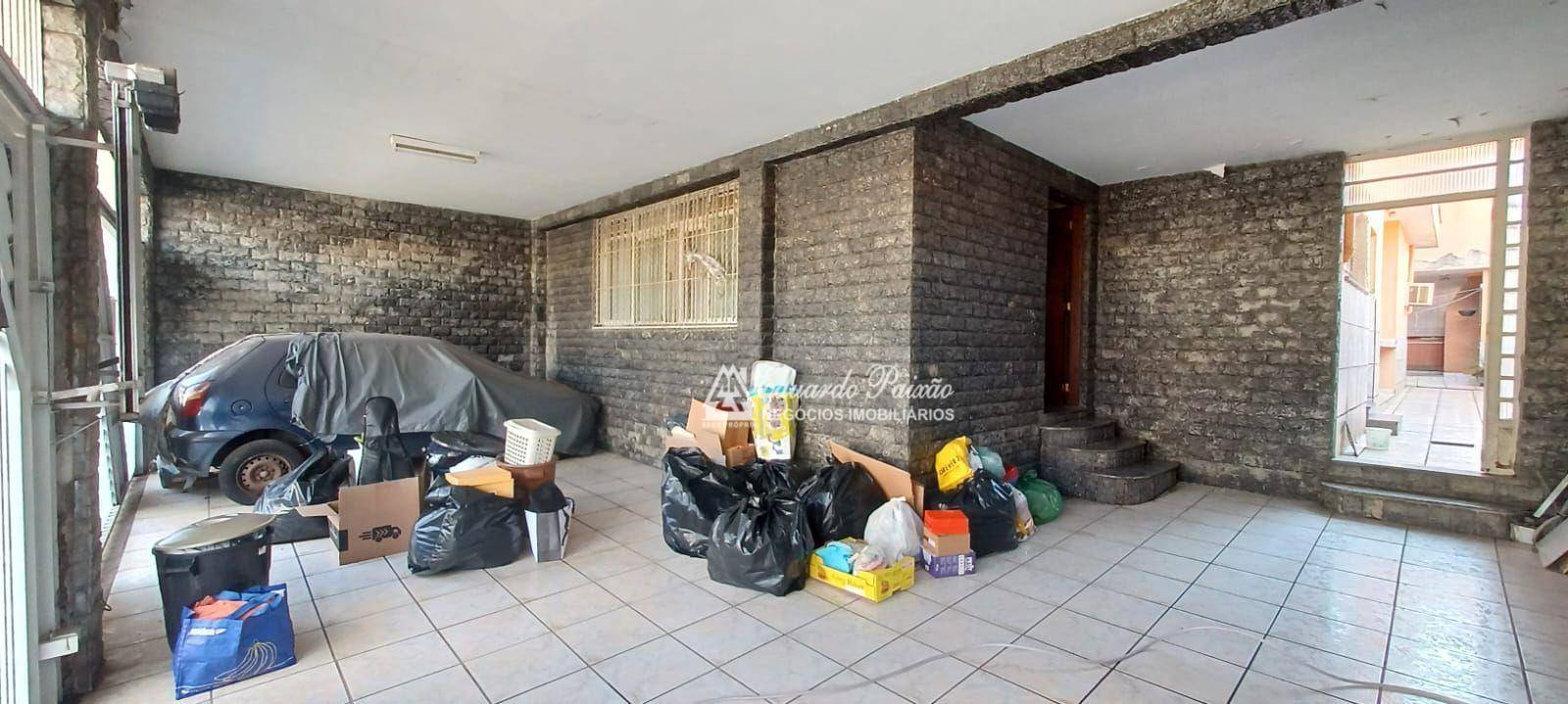 Casa à venda com 3 quartos, 250m² - Foto 3