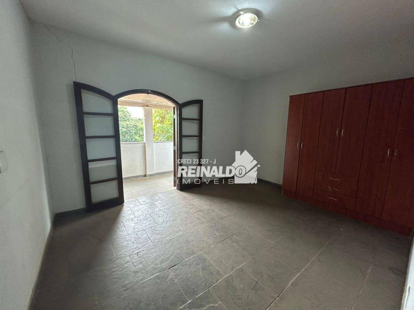 Casa à venda com 3 quartos, 215m² - Foto 5