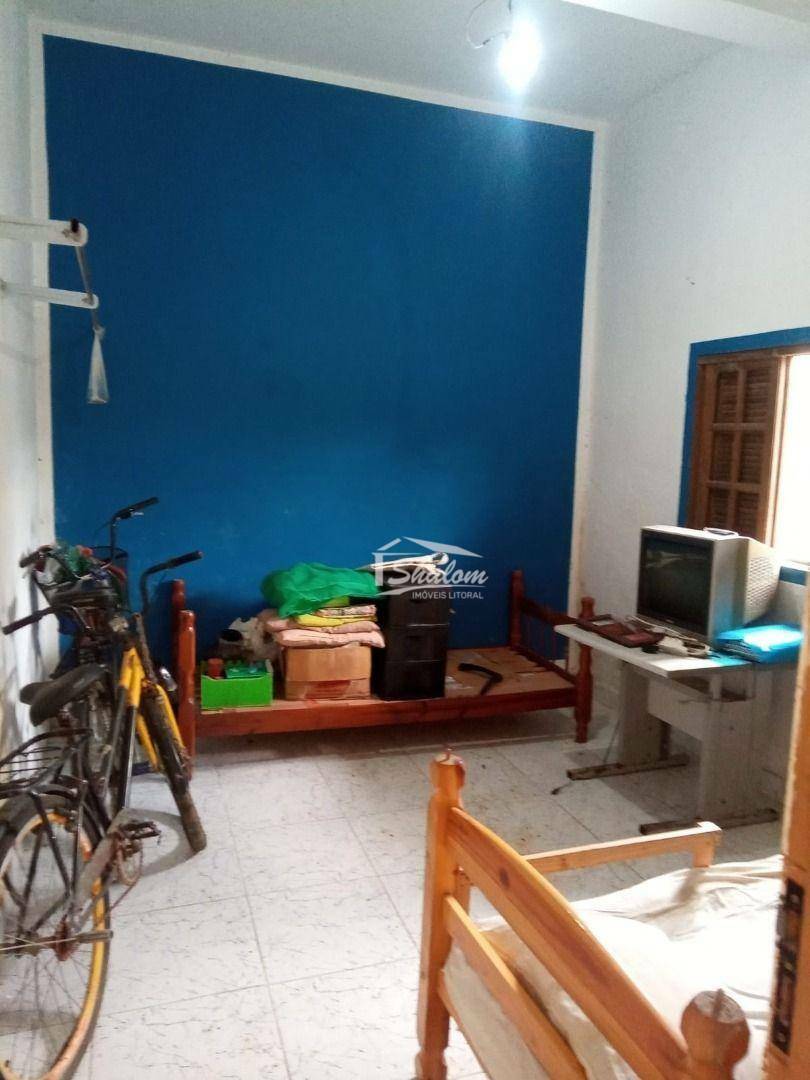 Casa à venda com 2 quartos, 70m² - Foto 4