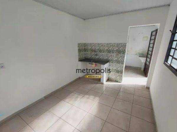 Casa à venda com 6 quartos, 131m² - Foto 3