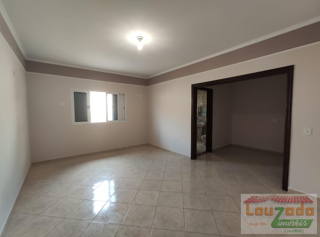 Casa à venda com 3 quartos, 420m² - Foto 11