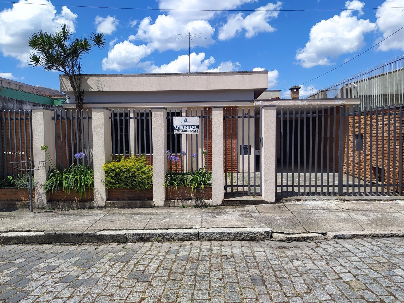 Casa à venda com 3 quartos, 300m² - Foto 1