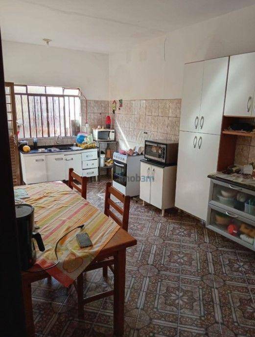 Casa à venda com 4 quartos, 150m² - Foto 15