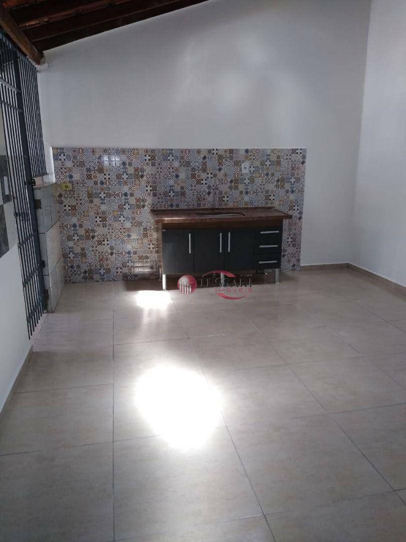 Casa para alugar com 3 quartos, 100m² - Foto 11