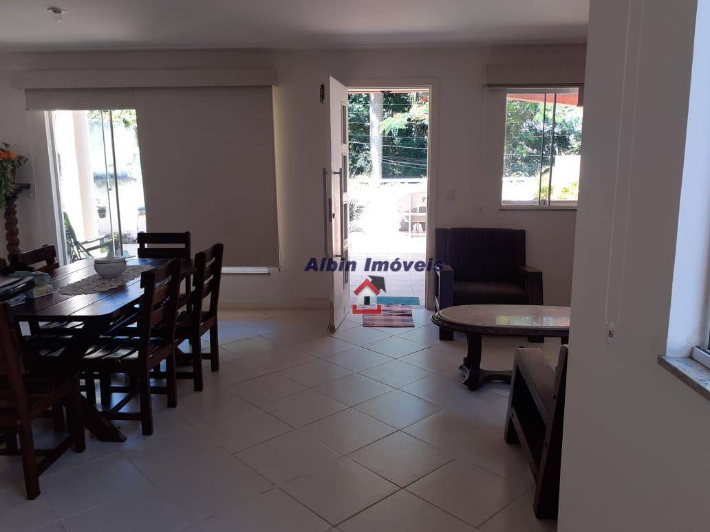 Casa à venda com 4 quartos, 260m² - Foto 24