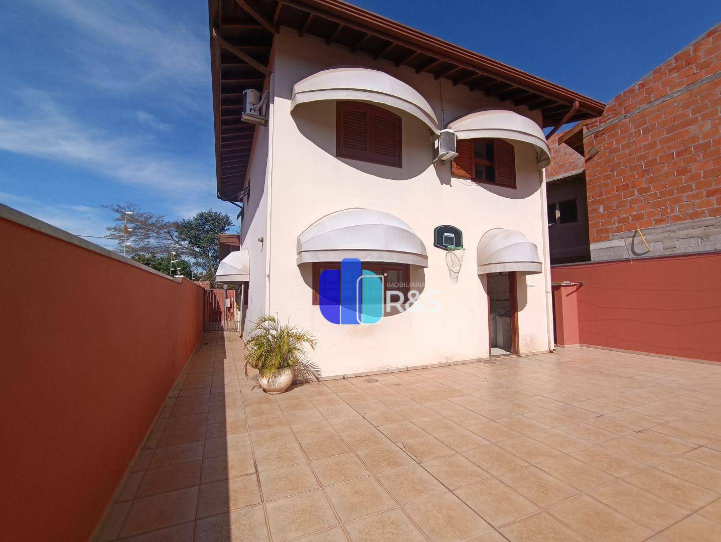 Casa à venda e aluguel com 3 quartos, 227m² - Foto 50