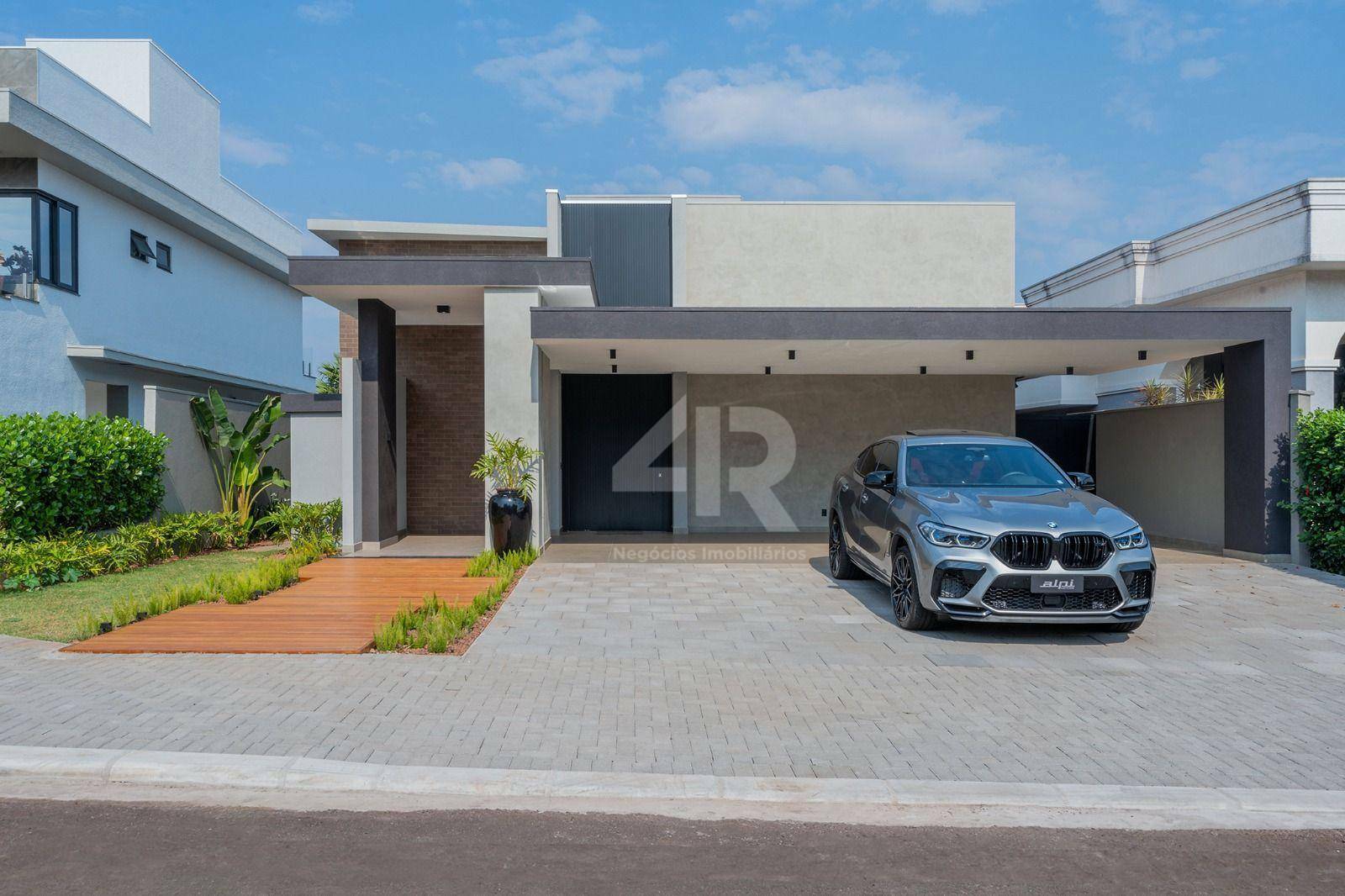 Casa de Condomínio à venda com 4 quartos, 317m² - Foto 1