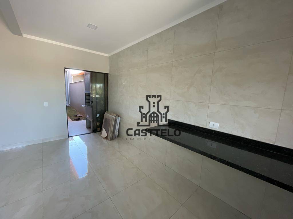 Casa à venda com 3 quartos, 84m² - Foto 5