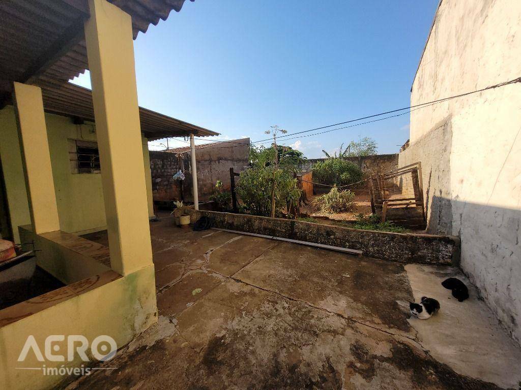 Casa à venda com 2 quartos, 103m² - Foto 18