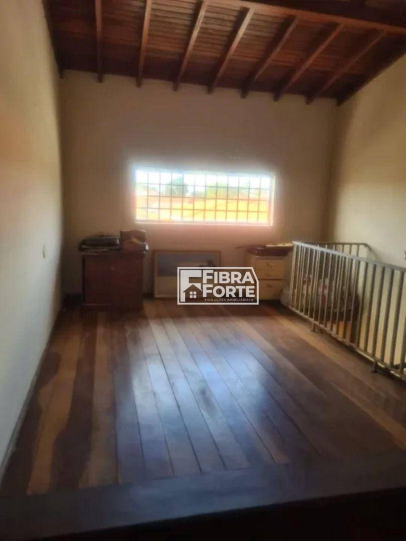 Casa para alugar com 4 quartos, 440m² - Foto 5