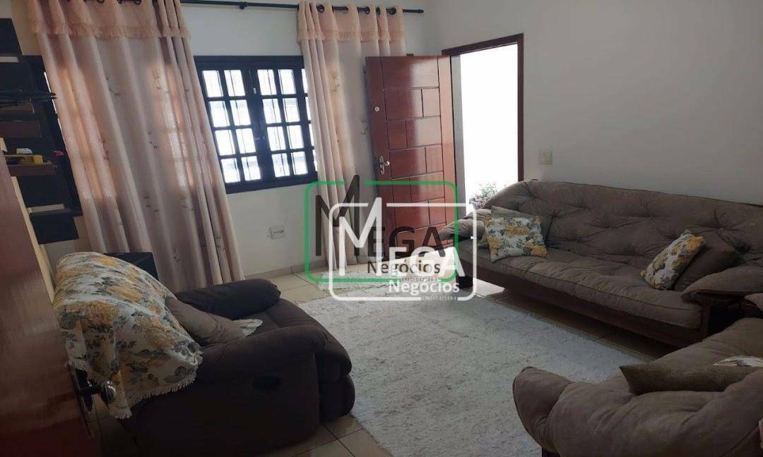 Casa à venda com 4 quartos, 200m² - Foto 4