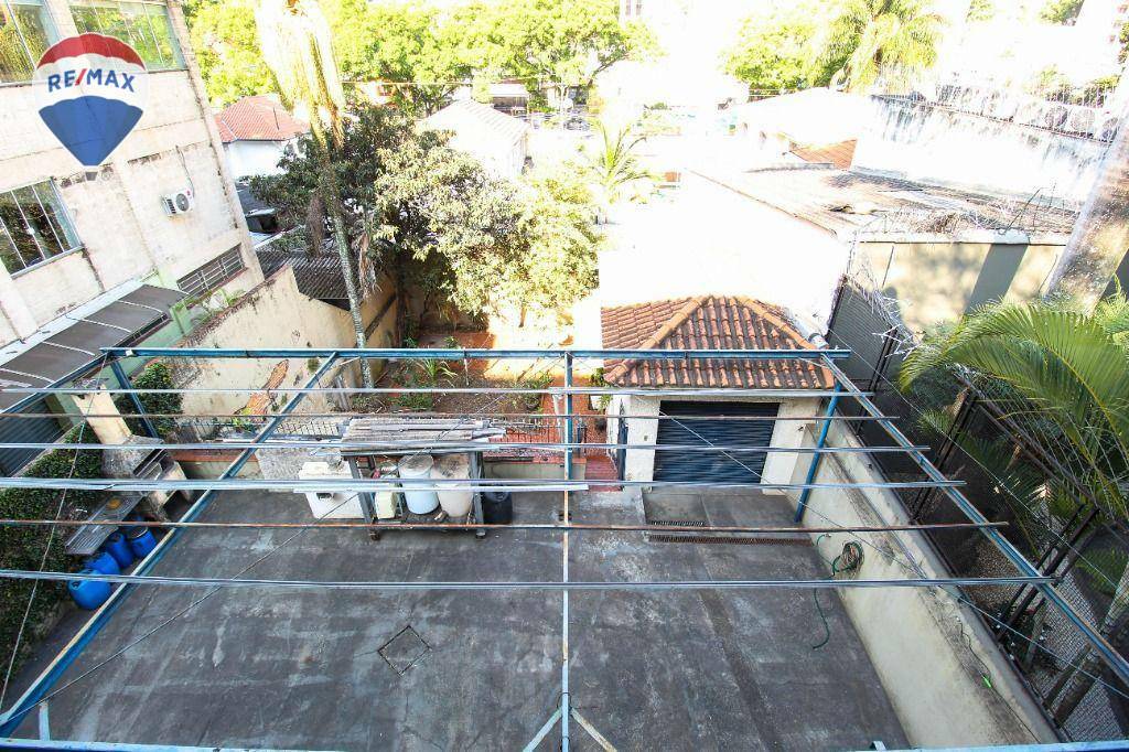 Casa para alugar com 5 quartos, 300m² - Foto 19