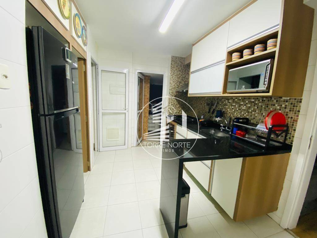 Apartamento à venda com 3 quartos, 111m² - Foto 8