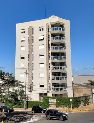 Apartamento à venda com 3 quartos, 140m² - Foto 1