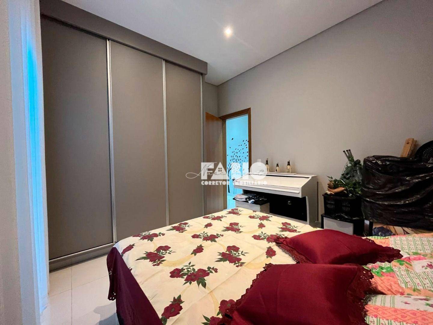 Casa à venda com 3 quartos, 250m² - Foto 16