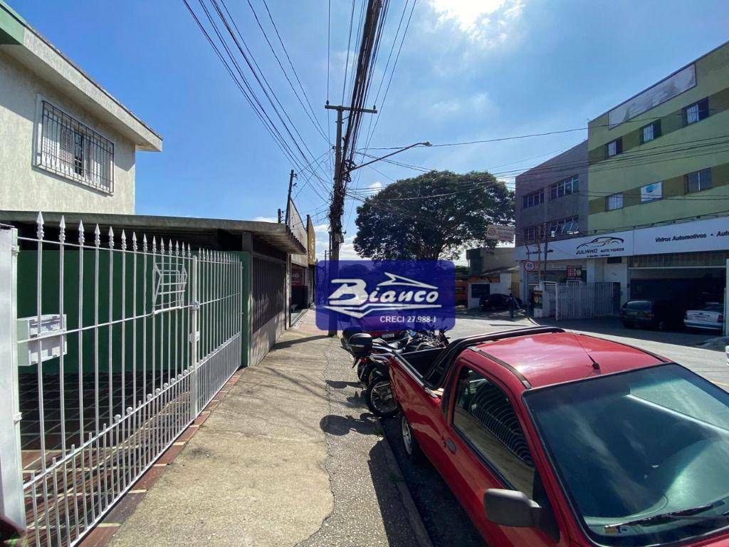 Sobrado à venda e aluguel com 3 quartos, 200m² - Foto 29