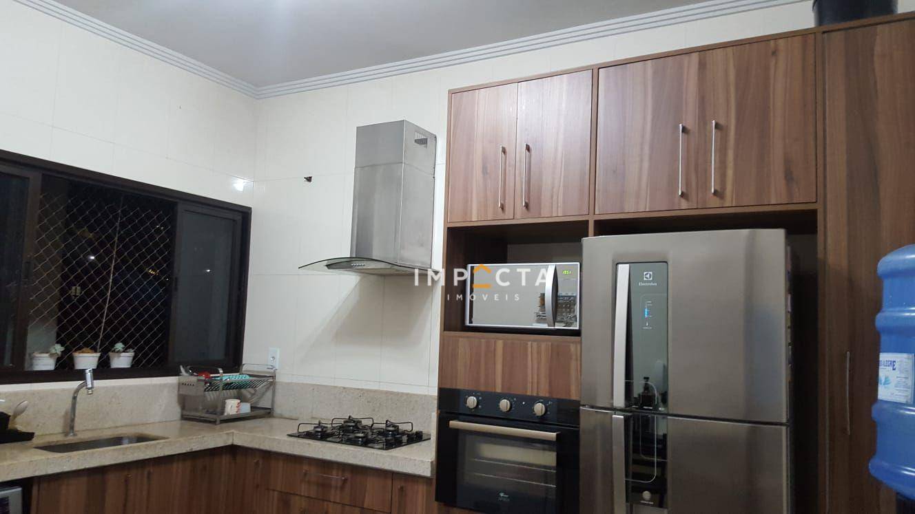 Apartamento à venda com 2 quartos, 98m² - Foto 1