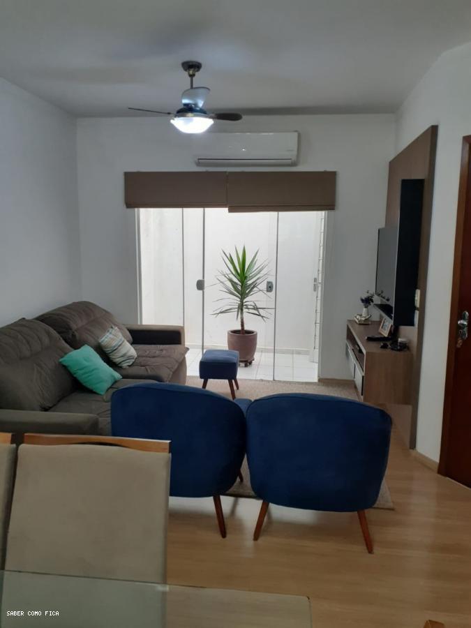 Casa à venda com 3 quartos, 300m² - Foto 6