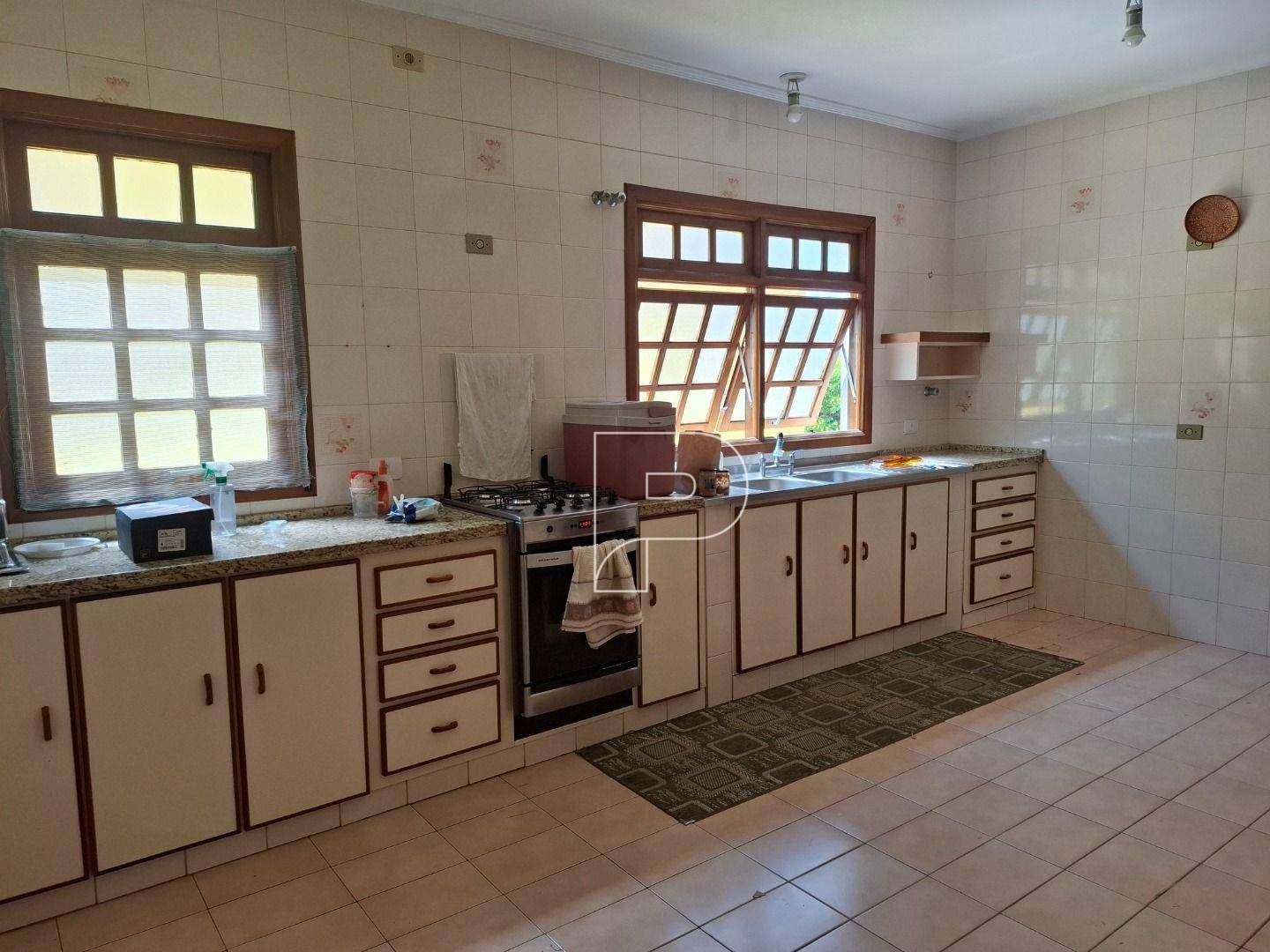 Casa de Condomínio para alugar com 3 quartos, 400m² - Foto 10