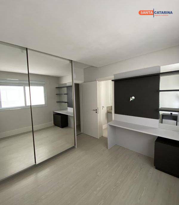 Apartamento à venda com 4 quartos, 237m² - Foto 18