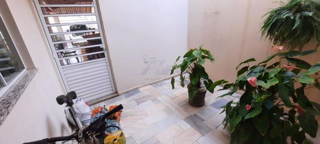 Casa à venda com 3 quartos, 200m² - Foto 44