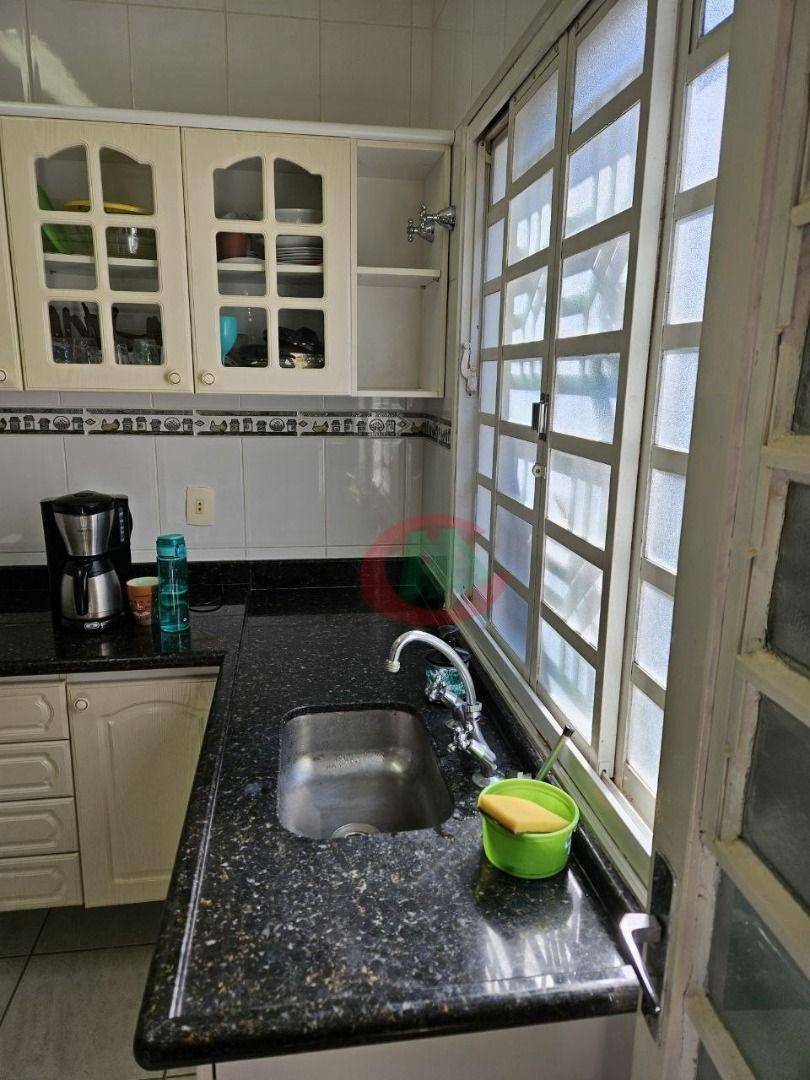 Chácara à venda com 3 quartos, 236m² - Foto 12