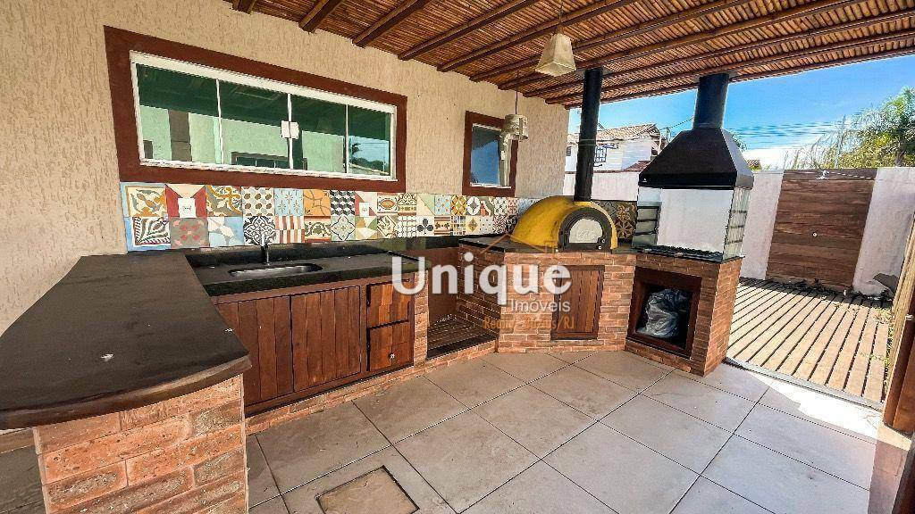 Casa de Condomínio à venda com 4 quartos, 210m² - Foto 2