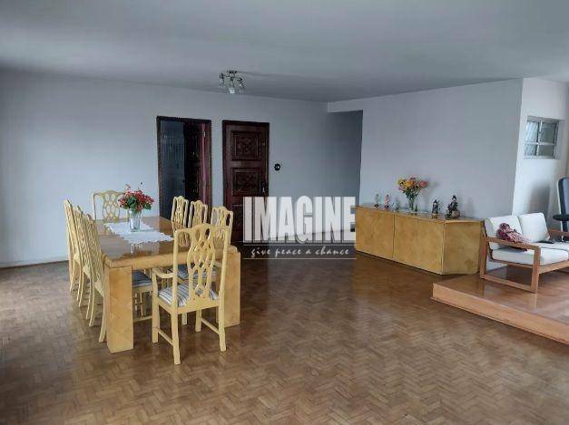 Apartamento à venda com 3 quartos, 202m² - Foto 2