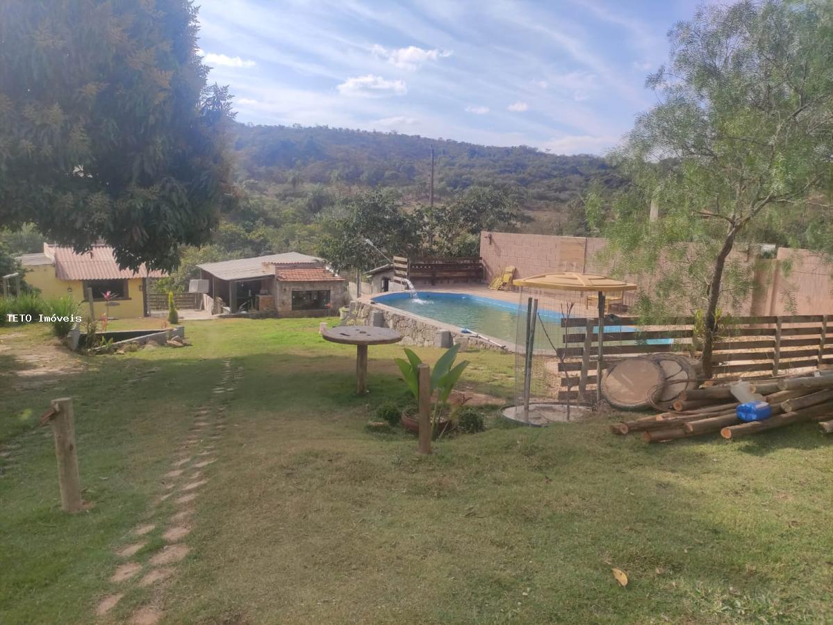 Fazenda à venda com 3 quartos, 2000m² - Foto 1