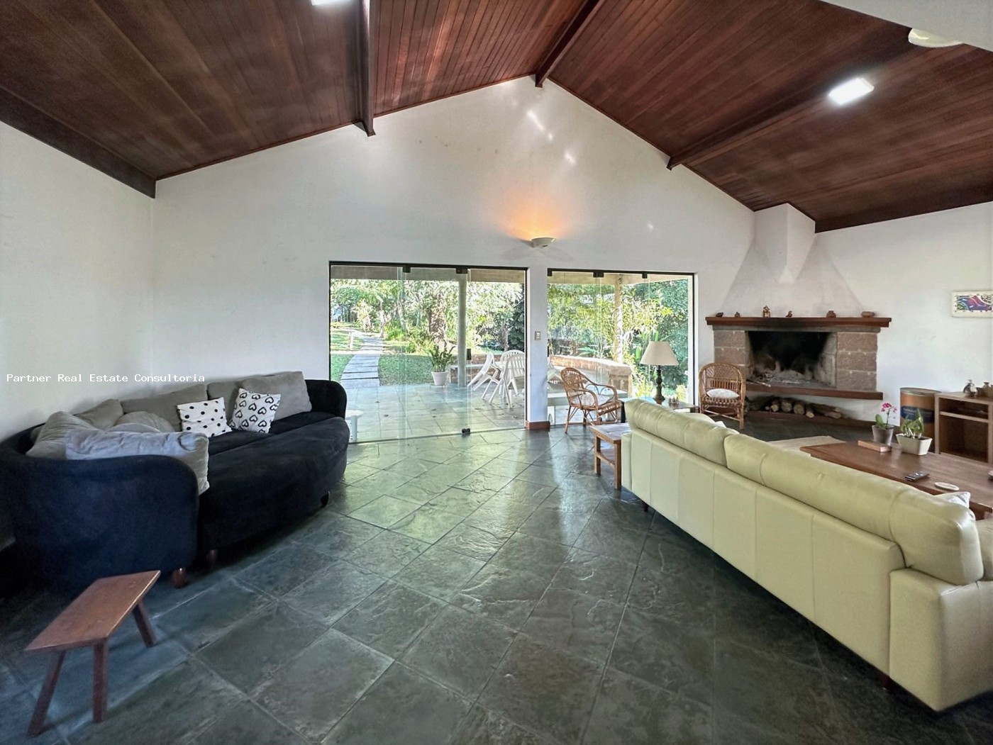 Casa de Condomínio à venda com 3 quartos, 10490m² - Foto 27