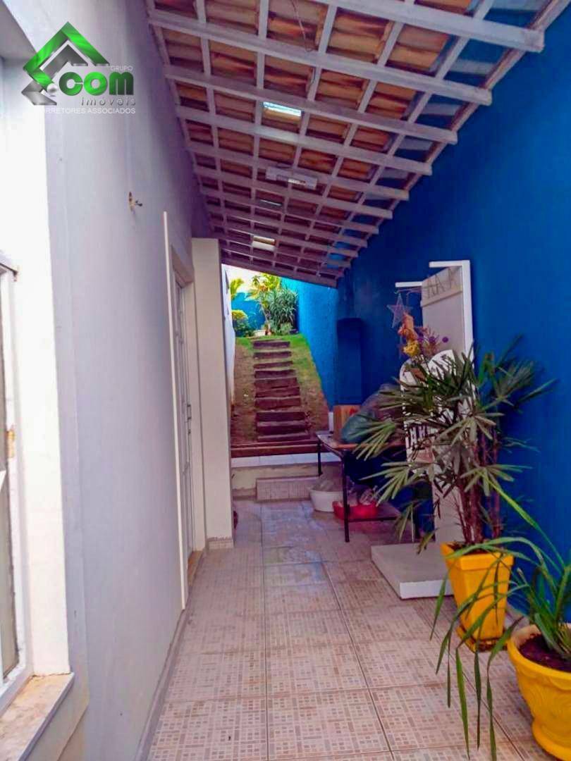 Casa à venda com 3 quartos, 240m² - Foto 47