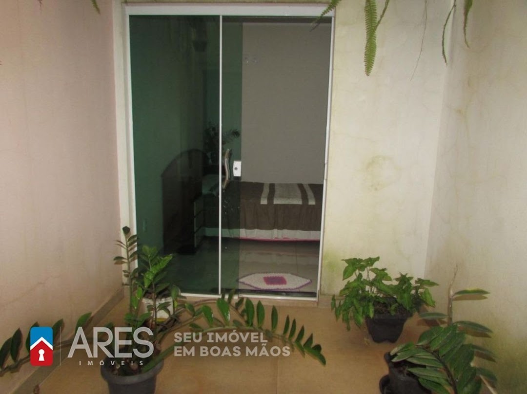 Casa à venda com 4 quartos, 250m² - Foto 11