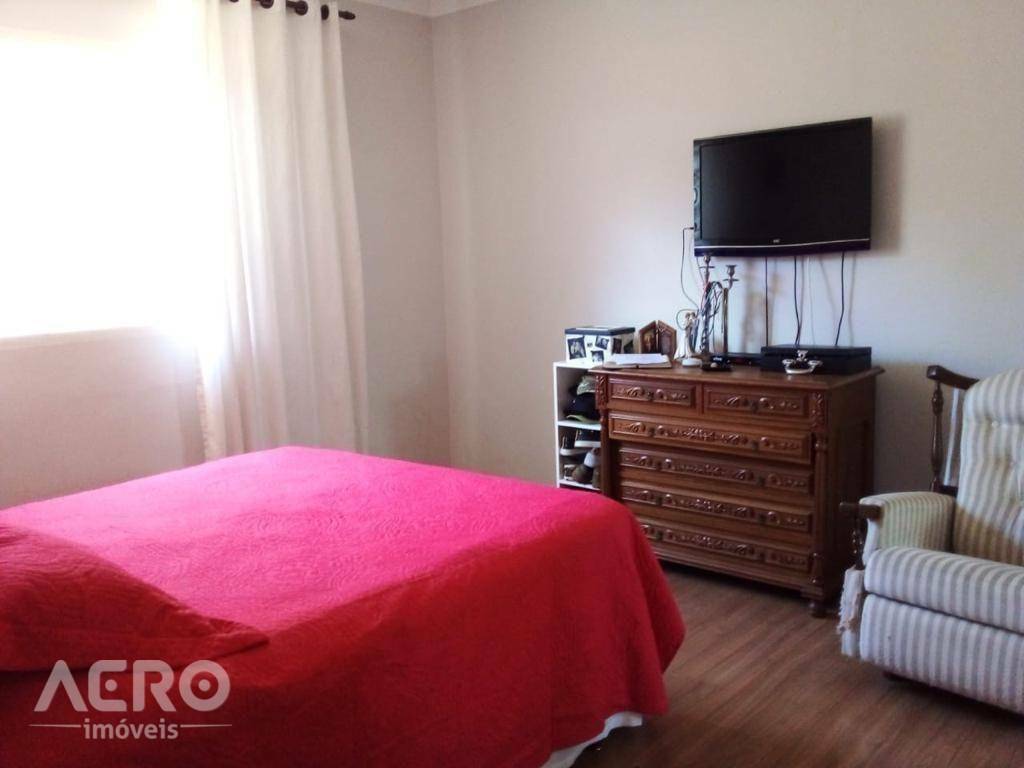 Casa à venda com 3 quartos, 167m² - Foto 8