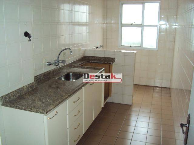 Apartamento à venda com 2 quartos, 60m² - Foto 1