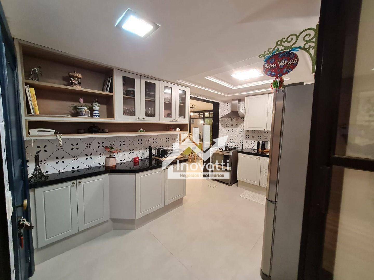 Apartamento à venda com 4 quartos, 140m² - Foto 17