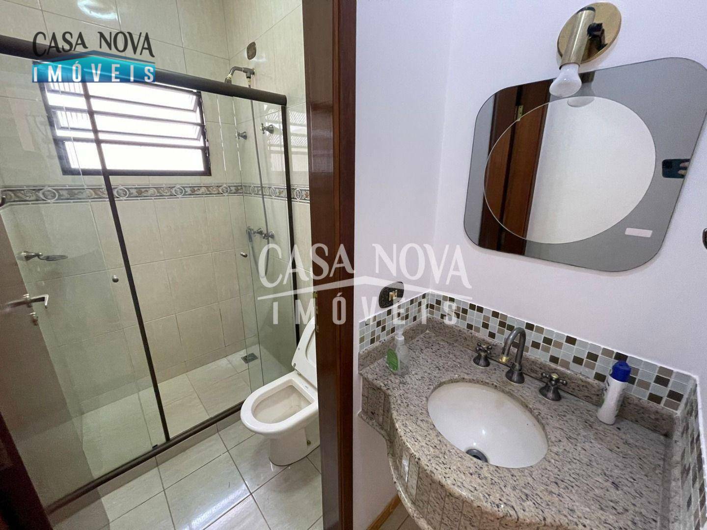 Casa de Condomínio para alugar com 3 quartos, 300m² - Foto 4